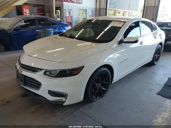 1G1ZD5ST0JF156398 2018 CHEVROLET MALIBU - Image 2