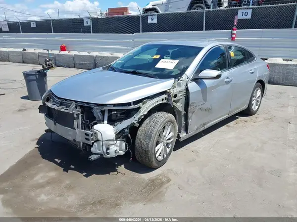 1G1ZD5ST0JF178983 2018 CHEVROLET MALIBU - Image 2