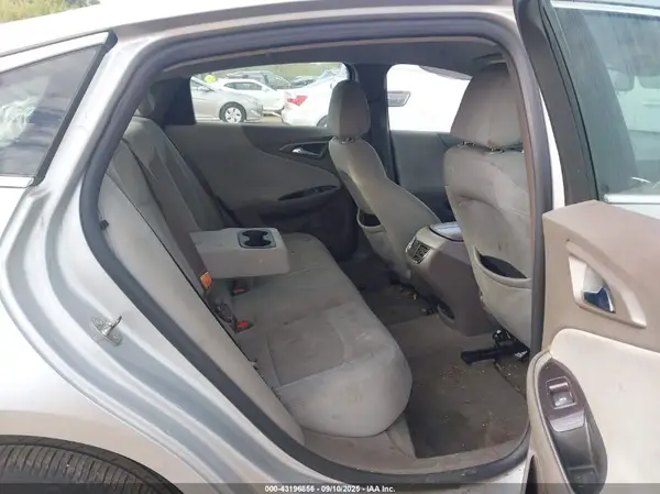 1G1ZD5ST0JF185447 2018 CHEVROLET MALIBU - Image 8