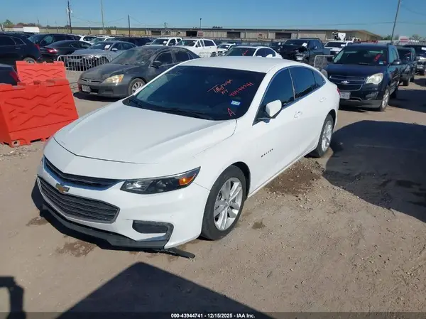 1G1ZD5ST0JF187036 2018 CHEVROLET MALIBU - Image 2