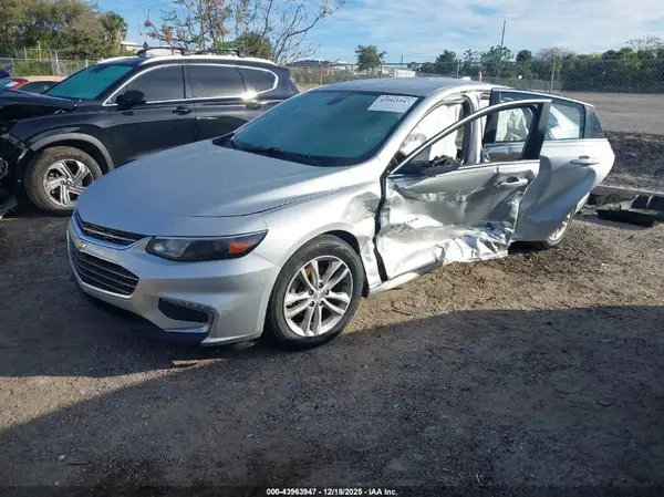 1G1ZD5ST0JF188302 2018 CHEVROLET MALIBU - Image 2