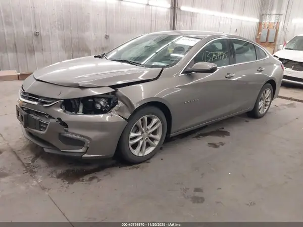 1G1ZD5ST0JF188901 2018 CHEVROLET MALIBU - Image 2