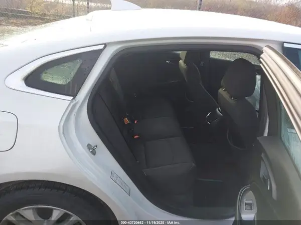 1G1ZD5ST0JF193564 2018 CHEVROLET MALIBU - Image 8