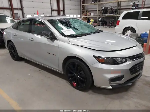1G1ZD5ST0JF199087 2018 CHEVROLET MALIBU - Image 1