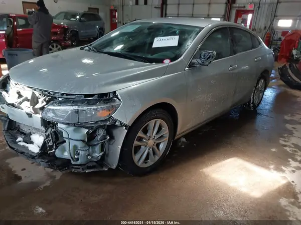 1G1ZD5ST0JF205826 2018 CHEVROLET MALIBU - Image 2