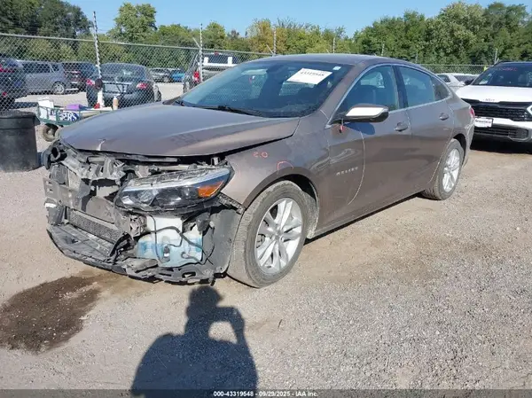 1G1ZD5ST0JF208161 2018 CHEVROLET MALIBU - Image 2