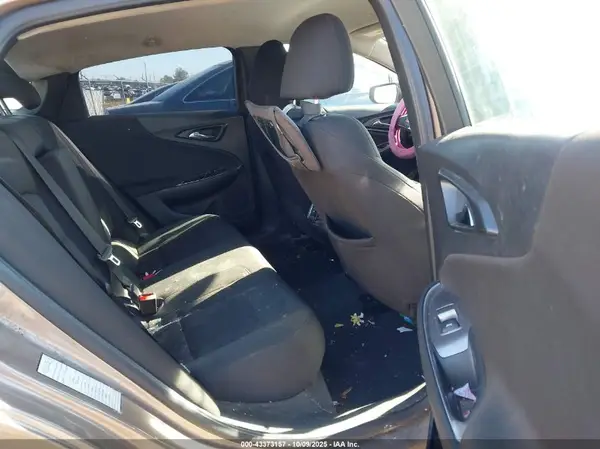 1G1ZD5ST0JF210069 2018 CHEVROLET MALIBU - Image 8