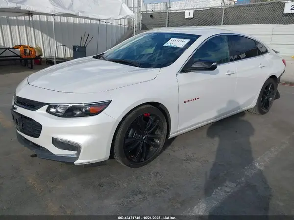 1G1ZD5ST0JF212534 2018 CHEVROLET MALIBU - Image 2
