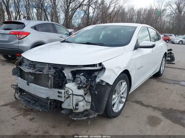 1G1ZD5ST0JF217314 2018 CHEVROLET MALIBU - Image 2