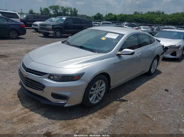 1G1ZD5ST0JF218186 2018 CHEVROLET MALIBU - Image 2