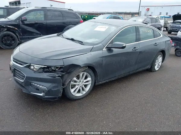 1G1ZD5ST0JF219533 2018 CHEVROLET MALIBU - Image 2