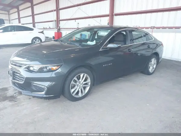 1G1ZD5ST0JF231469 2018 CHEVROLET MALIBU - Image 2