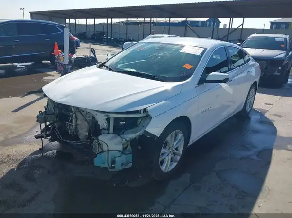1G1ZD5ST0JF241208 2018 CHEVROLET MALIBU - Image 2