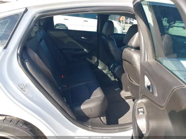 1G1ZD5ST0JF241208 2018 CHEVROLET MALIBU - Image 8