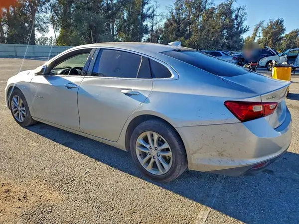 1G1ZD5ST0JF252564 2018 CHEVROLET MALIBU - Image 2