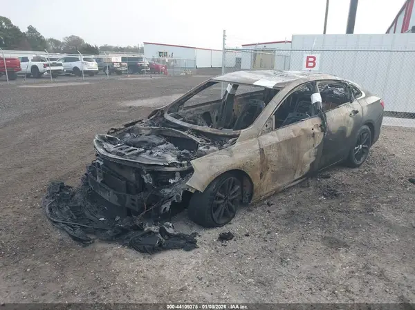 1G1ZD5ST0JF253178 2018 CHEVROLET MALIBU - Image 2