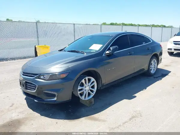 1G1ZD5ST0JF255108 2018 CHEVROLET MALIBU - Image 2