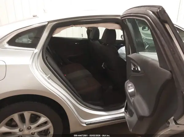 1G1ZD5ST0JF260583 2018 CHEVROLET MALIBU - Image 8