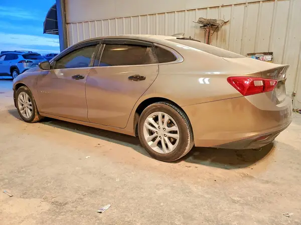 1G1ZD5ST0JF263922 2018 CHEVROLET MALIBU - Image 2