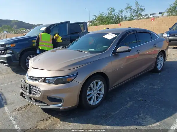 1G1ZD5ST0JF267677 2018 CHEVROLET MALIBU - Image 2