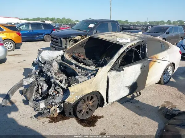 1G1ZD5ST0JF268179 2018 CHEVROLET MALIBU - Image 2