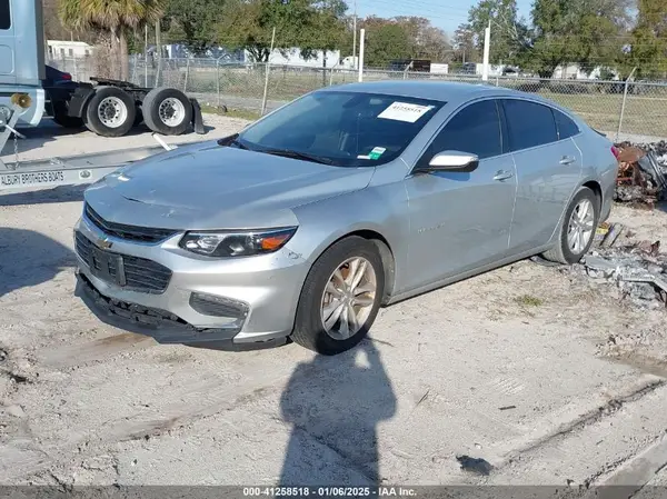 1G1ZD5ST0JF268215 2018 CHEVROLET MALIBU - Image 2