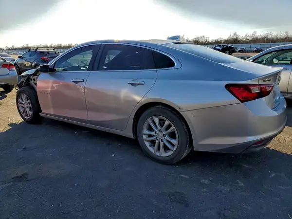 1G1ZD5ST0JF269445 2018 CHEVROLET MALIBU - Image 2