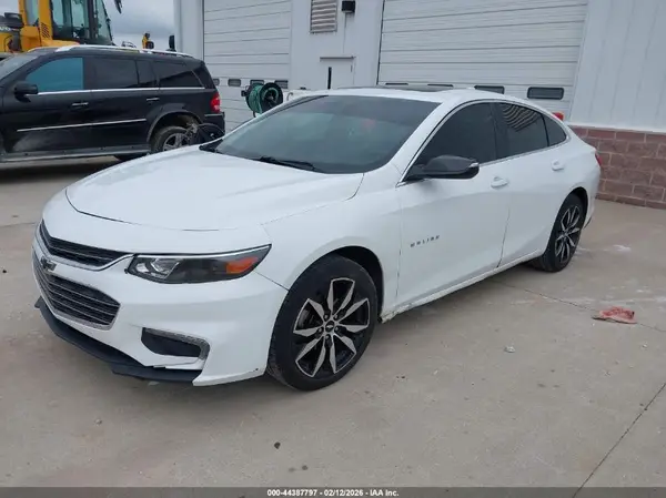1G1ZD5ST0JF269736 2018 CHEVROLET MALIBU - Image 2