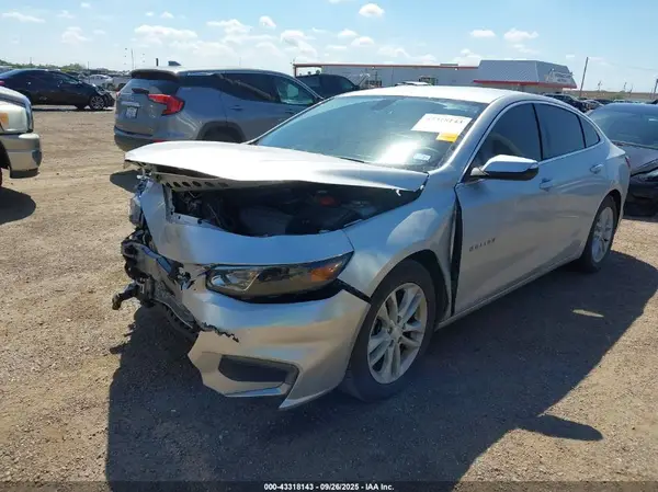 1G1ZD5ST0JF274807 2018 CHEVROLET MALIBU - Image 2