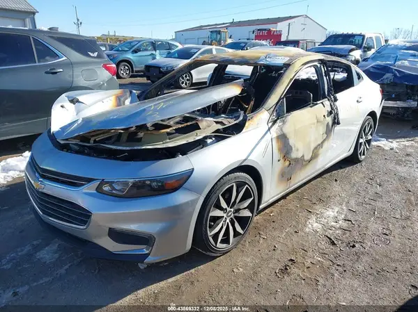 1G1ZD5ST0JF281997 2018 CHEVROLET MALIBU - Image 2