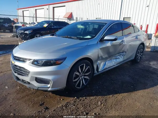 1G1ZD5ST0JF288299 2018 CHEVROLET MALIBU - Image 2