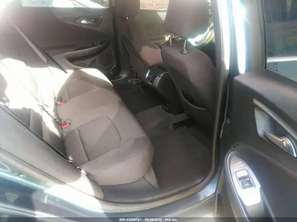 1G1ZD5ST0KF215693 2019 CHEVROLET MALIBU - Image 8