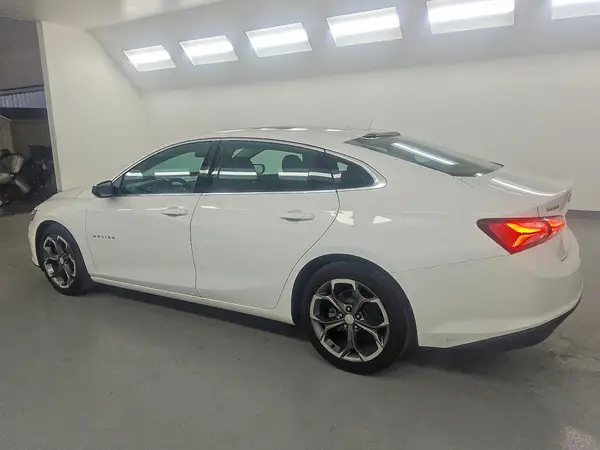 1G1ZD5ST0MF067807 2021 CHEVROLET MALIBU - Image 2
