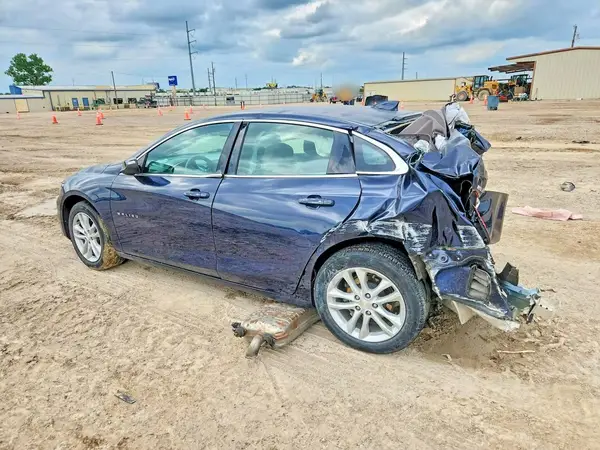 1G1ZD5ST1JF101832 2018 CHEVROLET MALIBU - Image 2