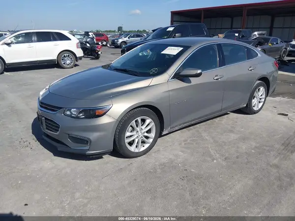 1G1ZD5ST1JF103807 2018 CHEVROLET MALIBU - Image 2