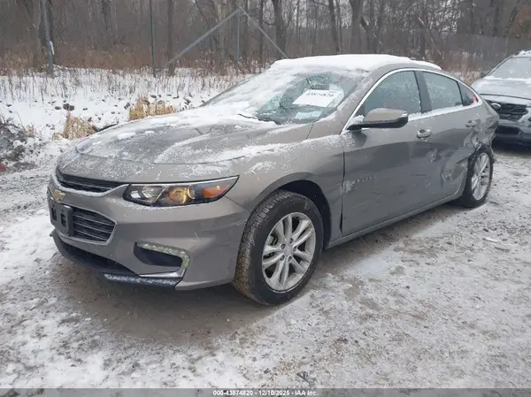1G1ZD5ST1JF112815 2018 CHEVROLET MALIBU - Image 2