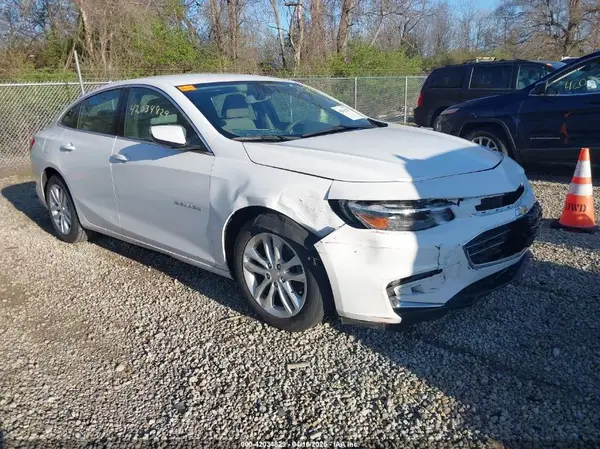 1G1ZD5ST1JF114094 2018 CHEVROLET MALIBU - Image 1