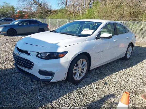 1G1ZD5ST1JF114094 2018 CHEVROLET MALIBU - Image 2