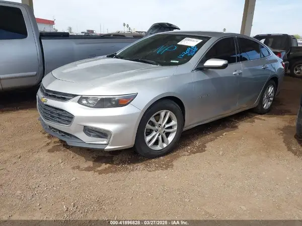 1G1ZD5ST1JF122096 2018 CHEVROLET MALIBU - Image 2