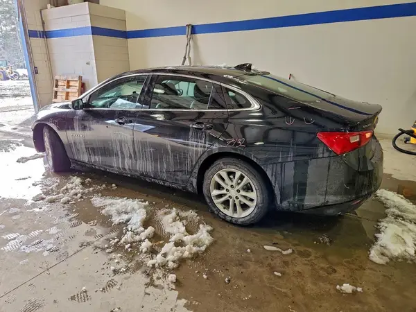 1G1ZD5ST1JF130568 2018 CHEVROLET MALIBU - Image 2