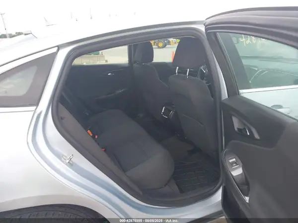 1G1ZD5ST1JF132000 2018 CHEVROLET MALIBU - Image 8