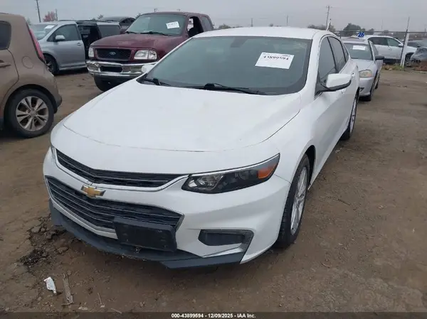 1G1ZD5ST1JF137763 2018 CHEVROLET MALIBU - Image 2