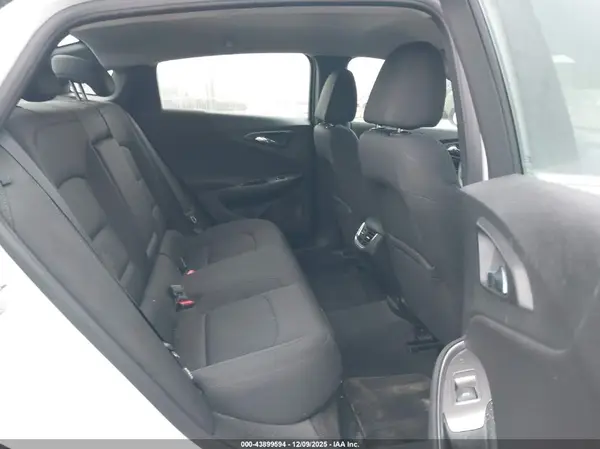 1G1ZD5ST1JF137763 2018 CHEVROLET MALIBU - Image 8