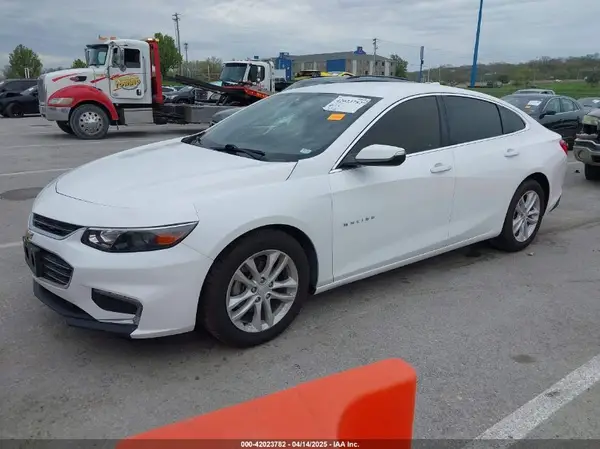 1G1ZD5ST1JF137956 2018 CHEVROLET MALIBU - Image 2