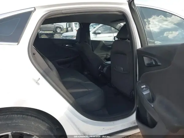 1G1ZD5ST1JF138735 2018 CHEVROLET MALIBU - Image 8