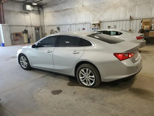 1G1ZD5ST1JF140016 2018 CHEVROLET MALIBU - Image 2