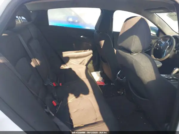 1G1ZD5ST1JF149444 2018 CHEVROLET MALIBU - Image 8