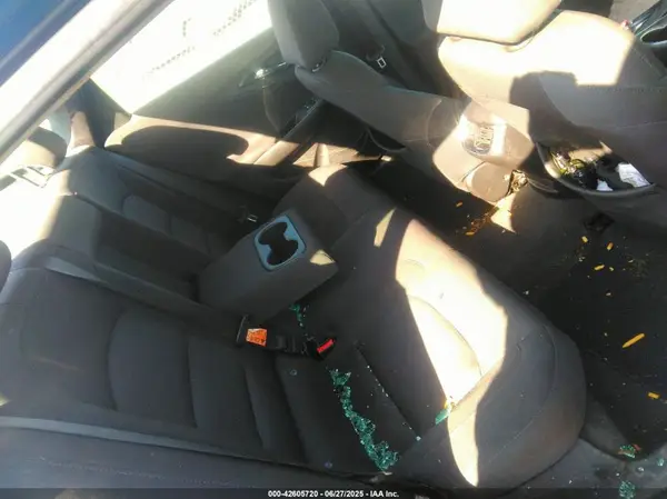 1G1ZD5ST1JF150657 2018 CHEVROLET MALIBU - Image 8