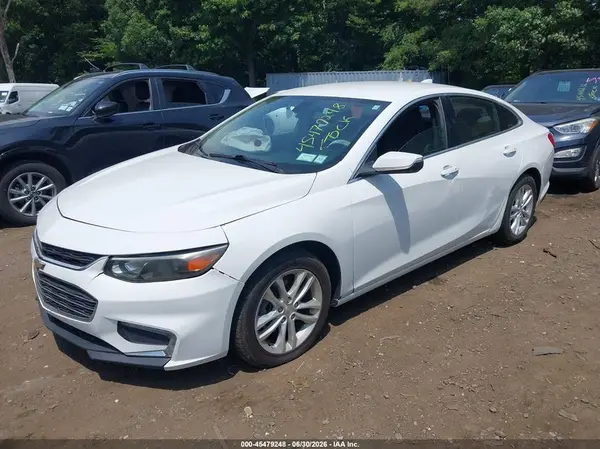 1G1ZD5ST1JF151193 2018 CHEVROLET MALIBU - Image 2