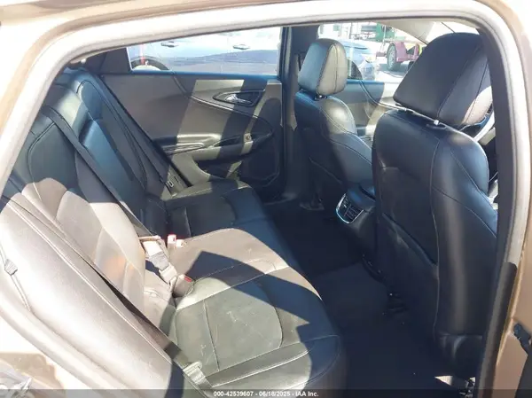 1G1ZD5ST1JF156751 2018 CHEVROLET MALIBU - Image 8